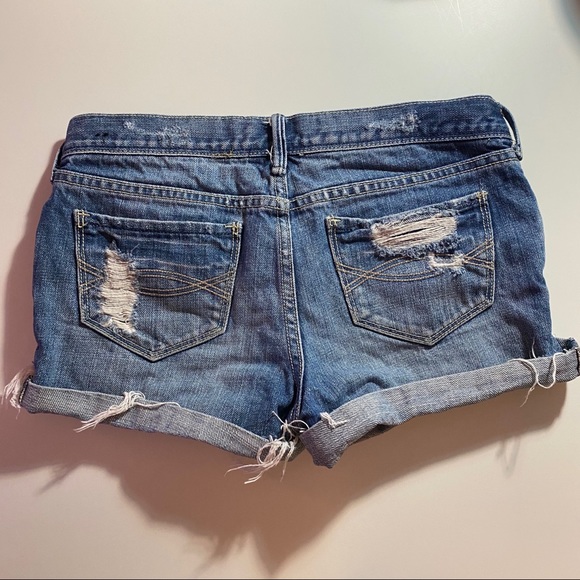 ABERCROMBIE ripped jean shorts! - Picture 2 of 3